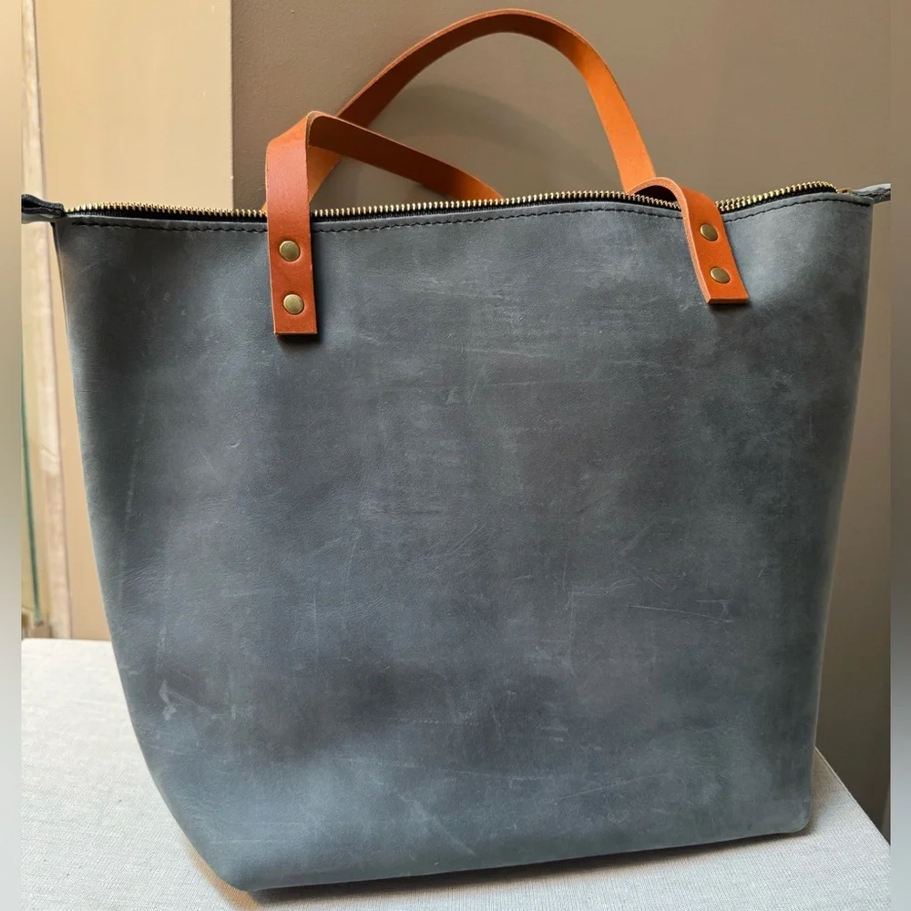 NWT Portland Leather Goods (PLG) Medium Storm Blue Grey Zippered Tote Tan Handle - Picture 2 of 11
